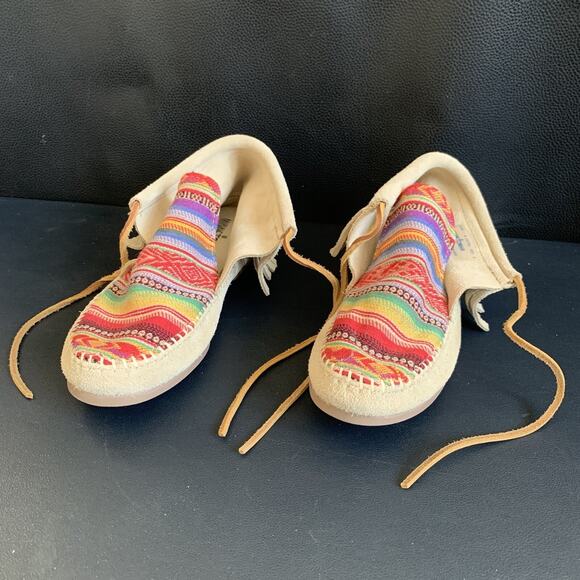 Minnetonka Frisco Fringe Deerskin Ankle Boot Moccasins, Women’s Size 4, EUC. - Picture 1 of 7
